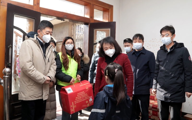 泰州市啟動(dòng)困境兒童新春關(guān)愛(ài)行動(dòng) 泰州市啟動(dòng)困境兒童新春關(guān)愛(ài)行動(dòng)