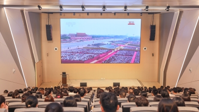 凝聚奮進力量，揚子江藥業集團組織集中收看九三閱兵盛況